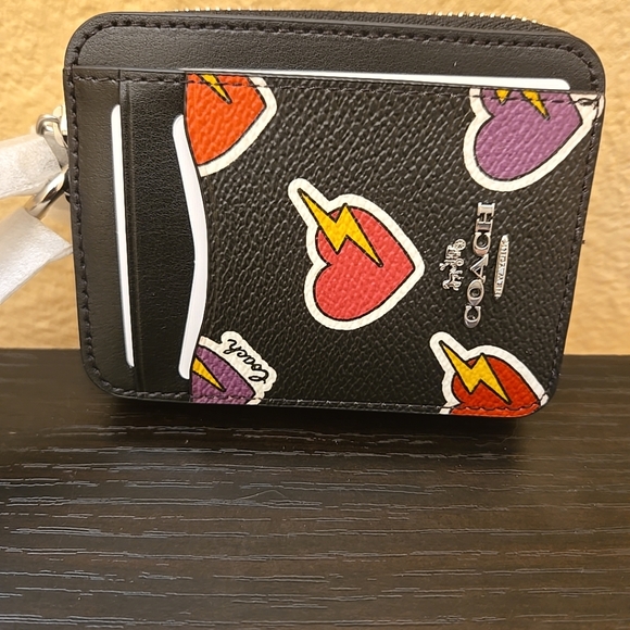 Coach Zip Card Case With  Heart Bolt Print - Picture 7 of 14